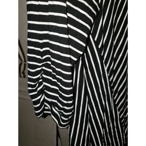 Chicos Size 2 Striped blouse NWOT - Picture 11 of 11